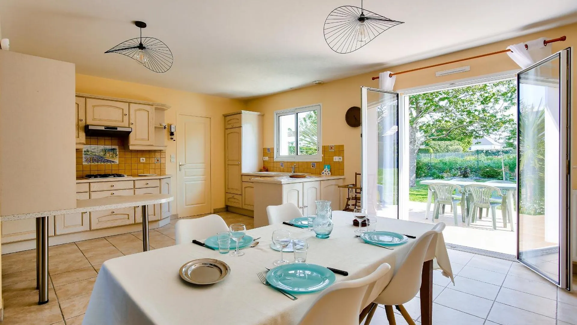 Maison Spacieuse Pour 4 Avec Jardin Et Terrasse Pleurtuit