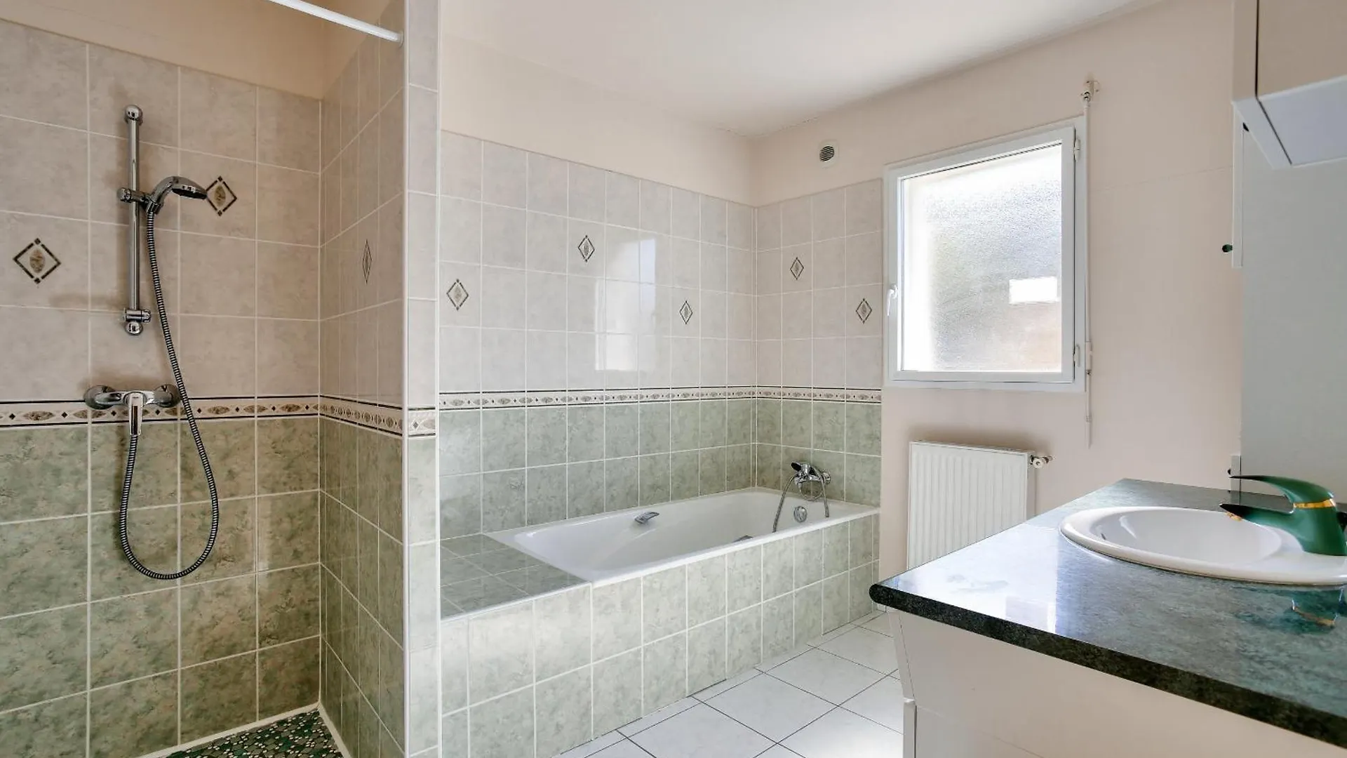 Maison Spacieuse Pour 4 Avec Jardin Et Terrasse Pleurtuit